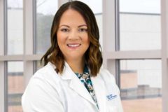 Dr. Holly Lynch, family medicine physician at Hamilton Physician group - varnell convenient care - headshot